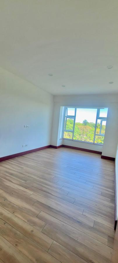 3 Bed Apartment with En Suite at Westlands - 12