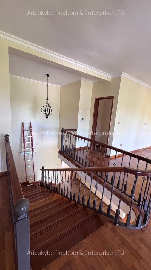 5 Bed Villa with En Suite in Runda - 9