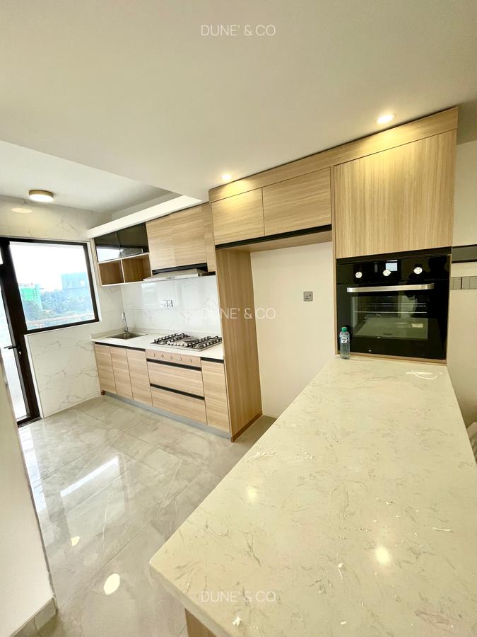 3 Bed Apartment with En Suite in Riverside - 6