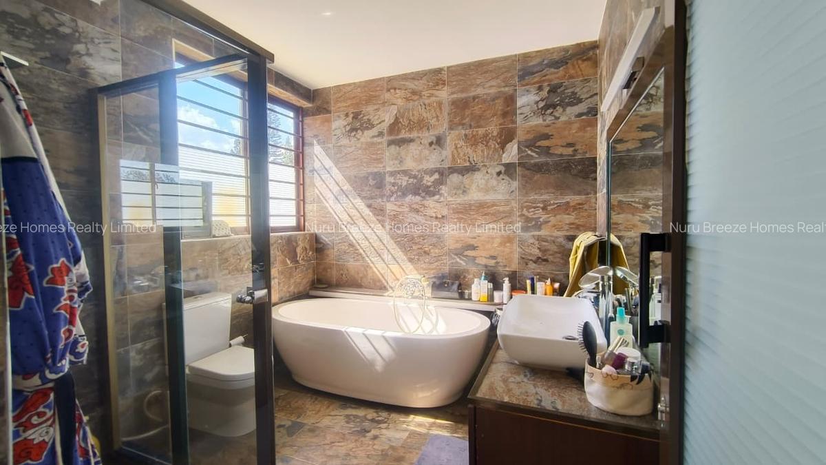 6 Bed House with En Suite in Runda - 9