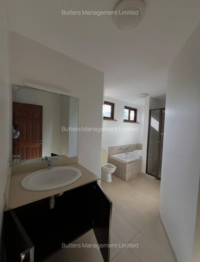 5 Bed Townhouse with En Suite in Lavington - 14