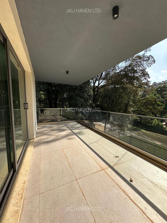 5 Bed Villa with En Suite in Lavington - 14