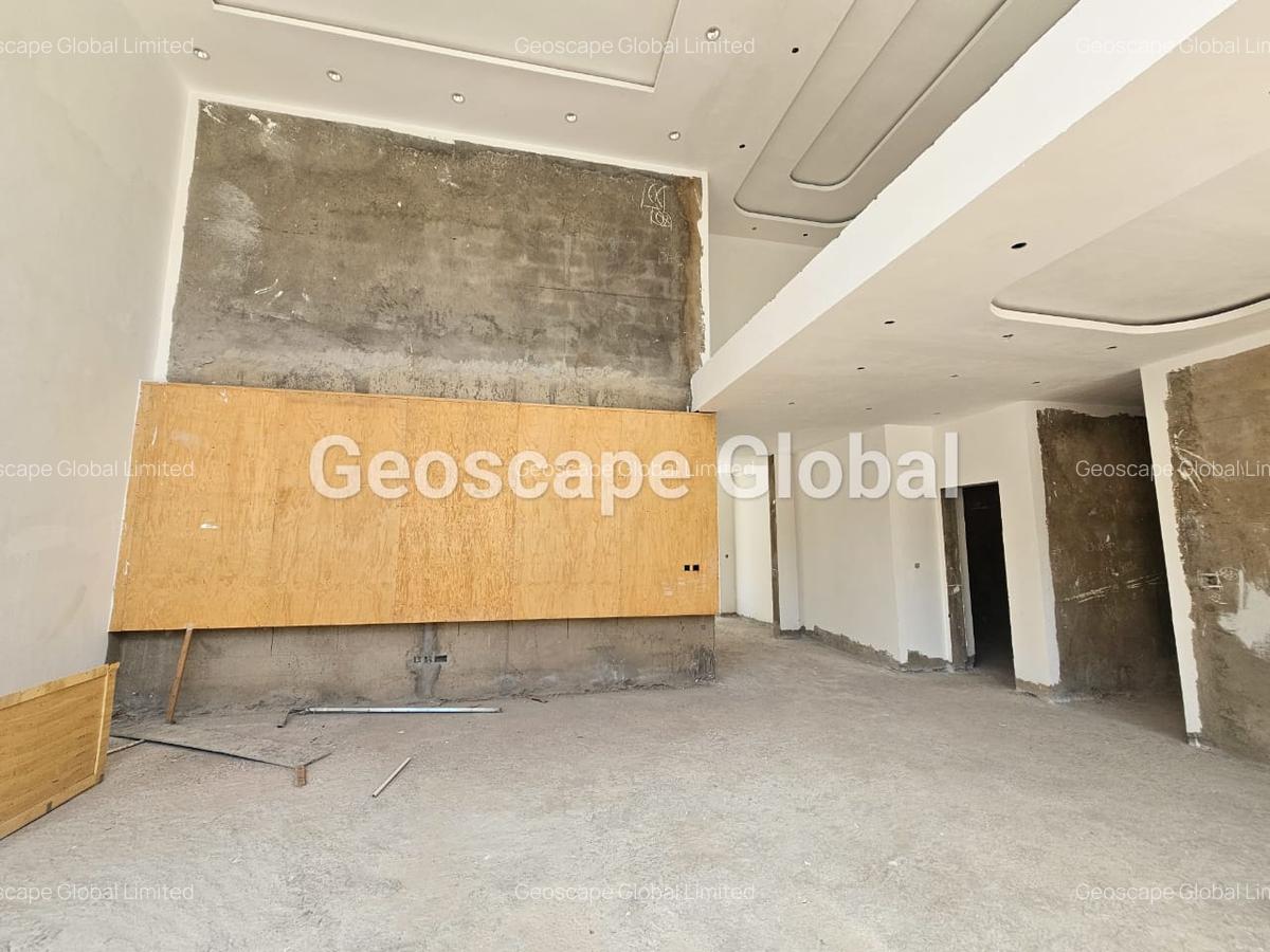 5 Bed Townhouse with En Suite in Lavington - 3