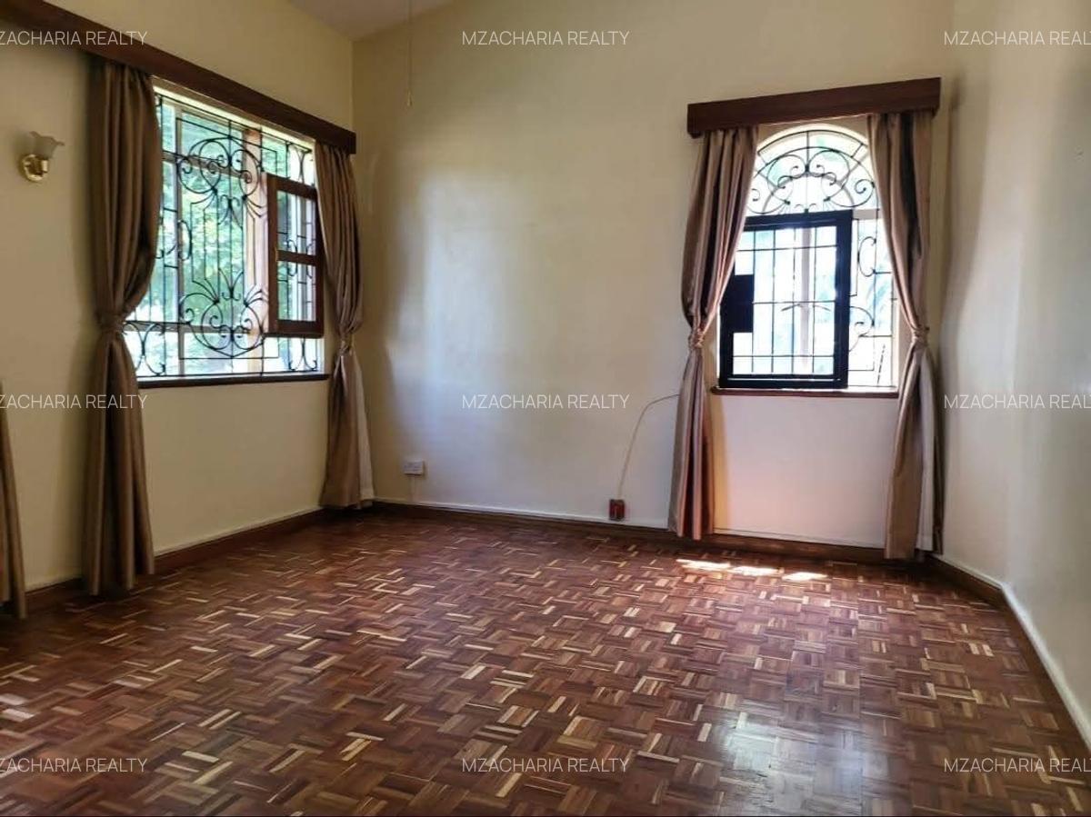 5 Bed Townhouse with En Suite in Nyari - 11