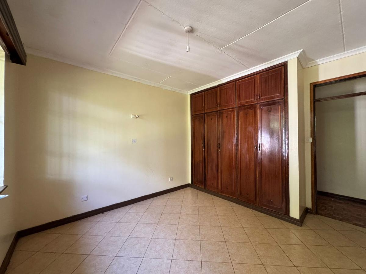 4 Bed House with En Suite in Runda - 4