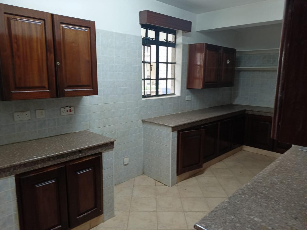 4 Bed Apartment with En Suite at Lavington - 16