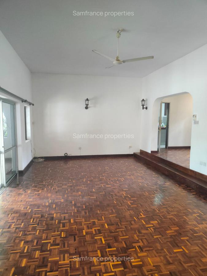 4 Bed Villa with En Suite at Links Road - 12