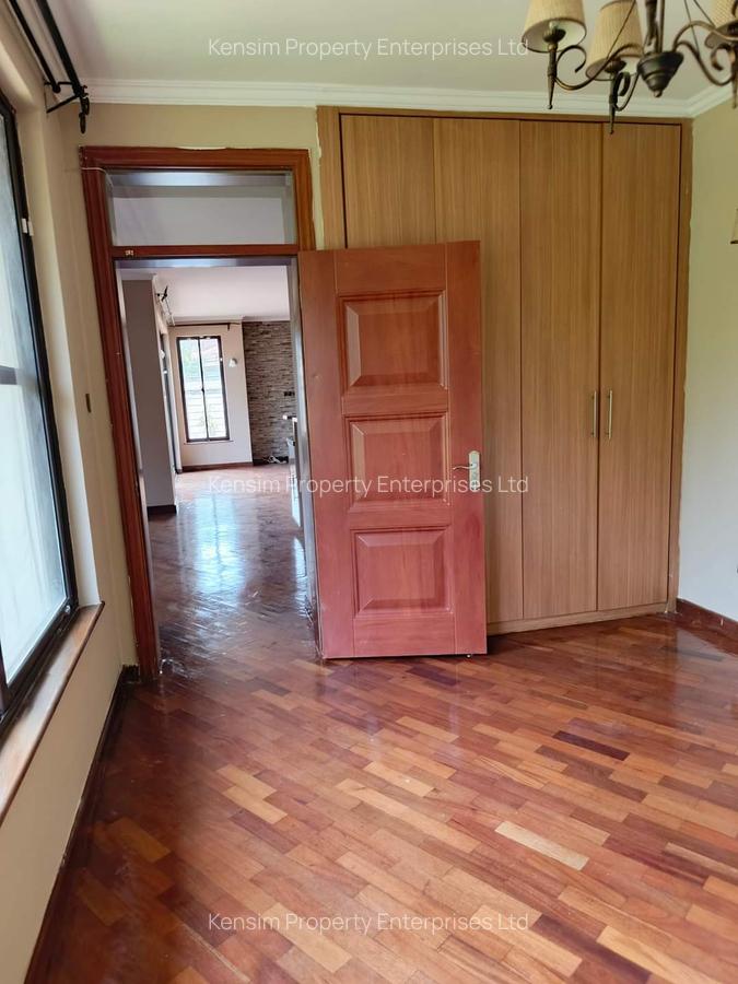 4 Bed Townhouse with En Suite in Ridgeways - 9