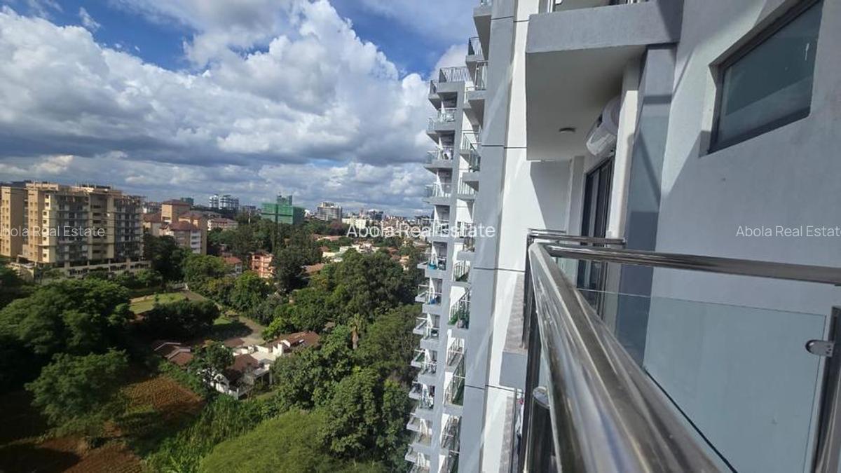 3 Bed Apartment with En Suite in Riverside - 12