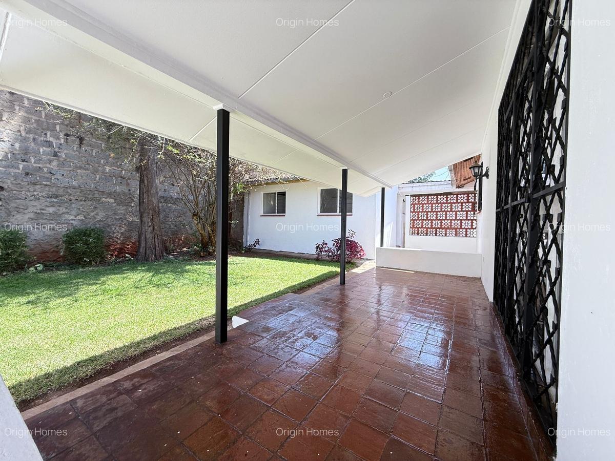 3 Bed House with En Suite at Lavington - 5