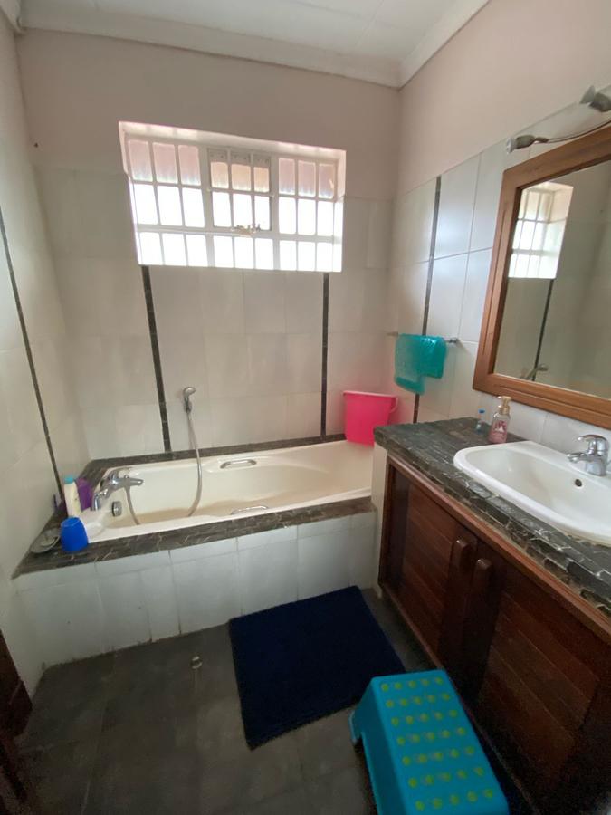 4 Bed House with En Suite in Spring Valley - 10