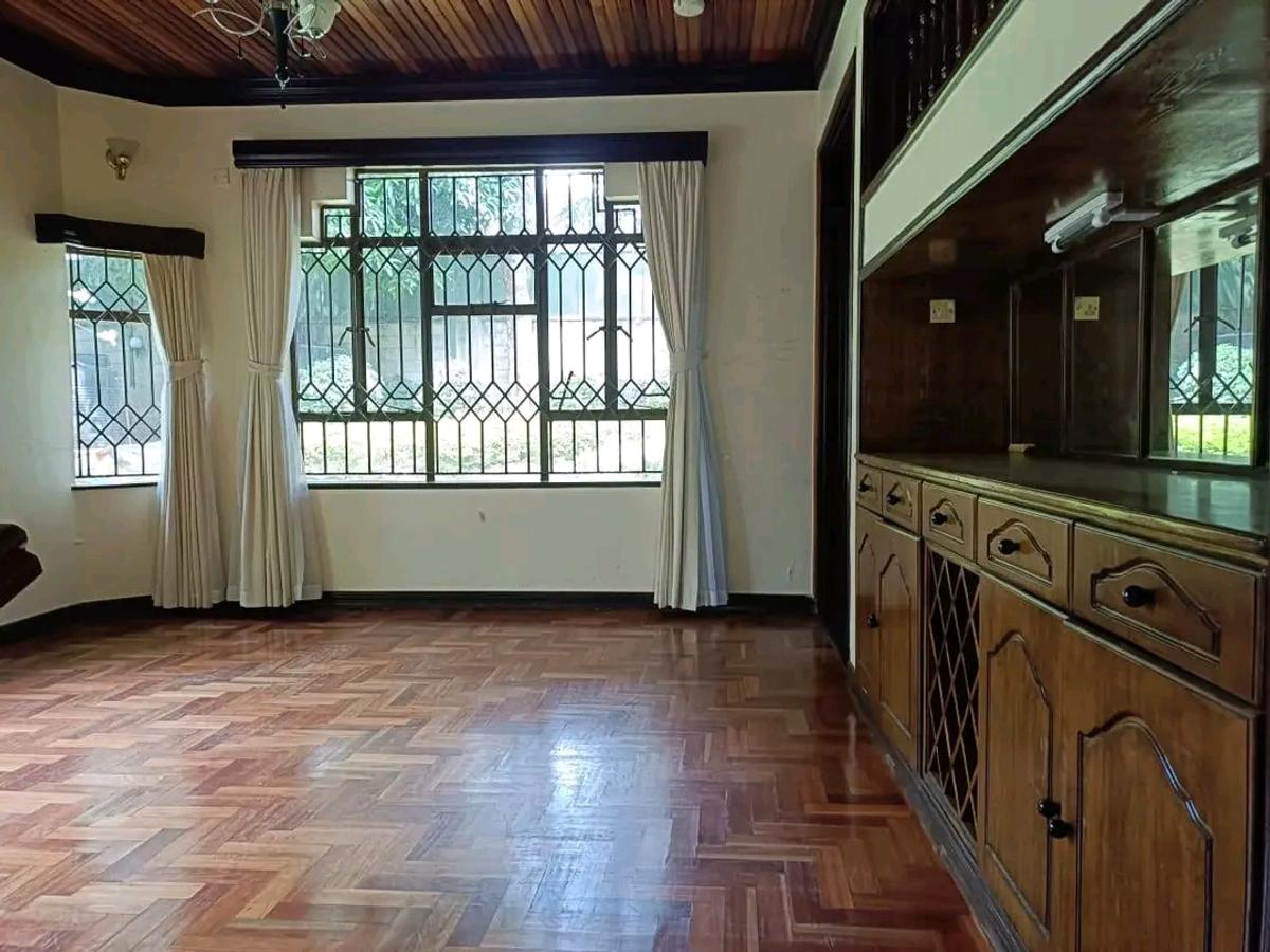 5 Bed House with En Suite in Runda - 3