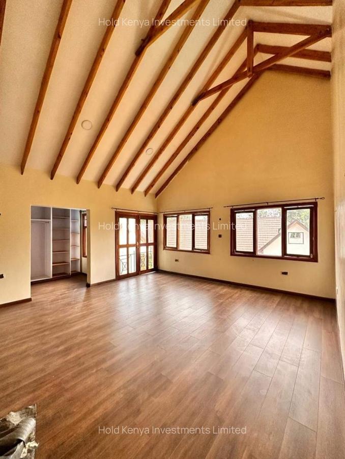 6 Bed House with En Suite at Ridgeways Road - 7