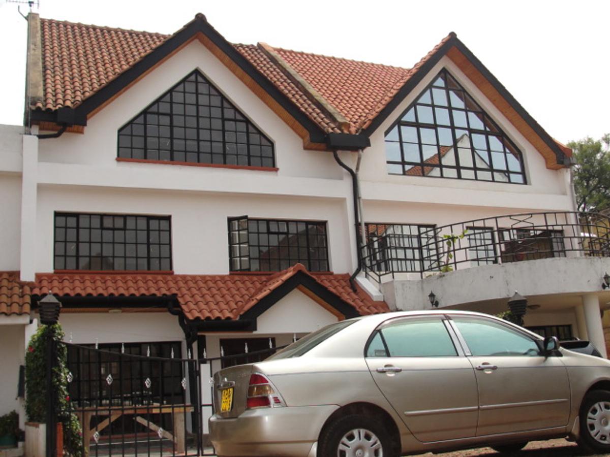 4 Bed Townhouse with En Suite at Westlands - 6