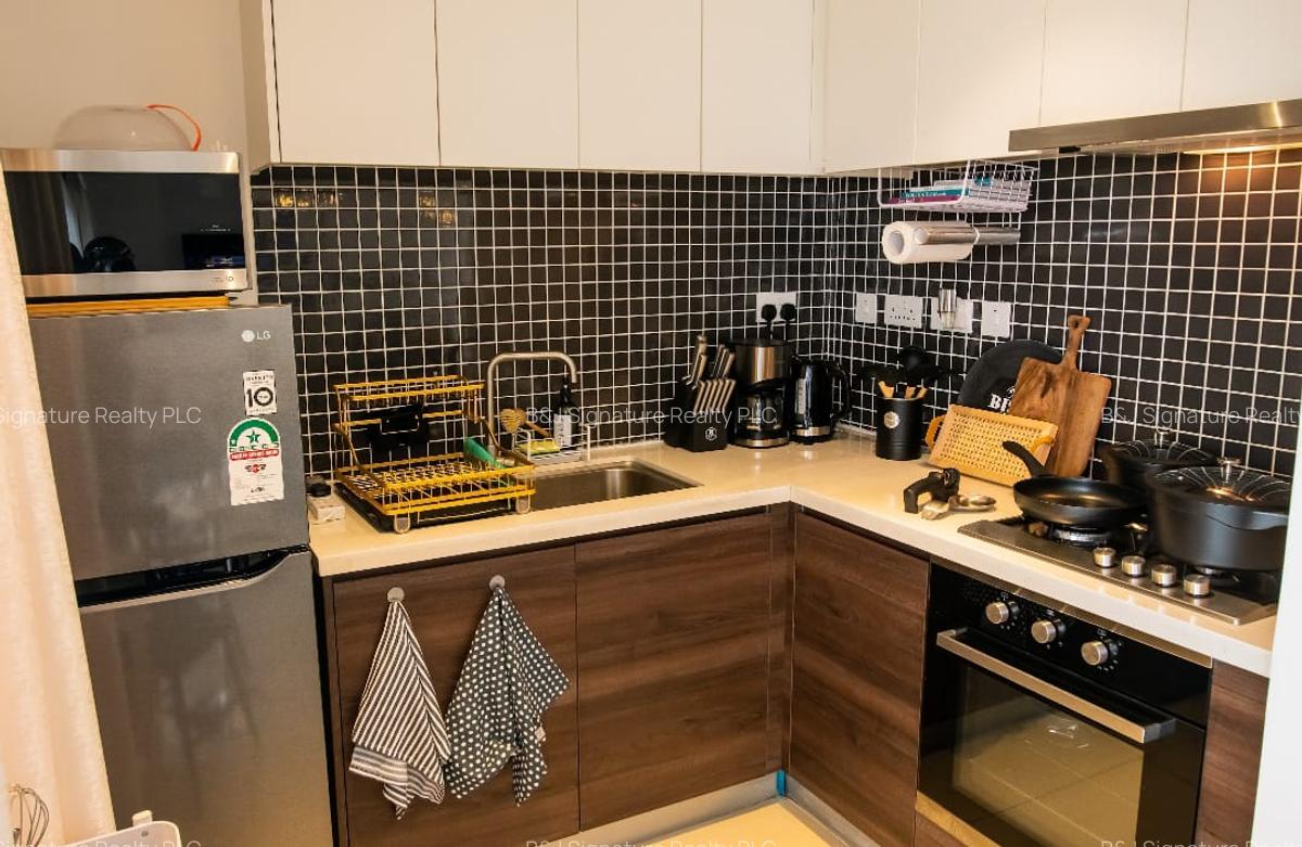 Serviced 1 Bed Apartment with En Suite in Lavington - 3