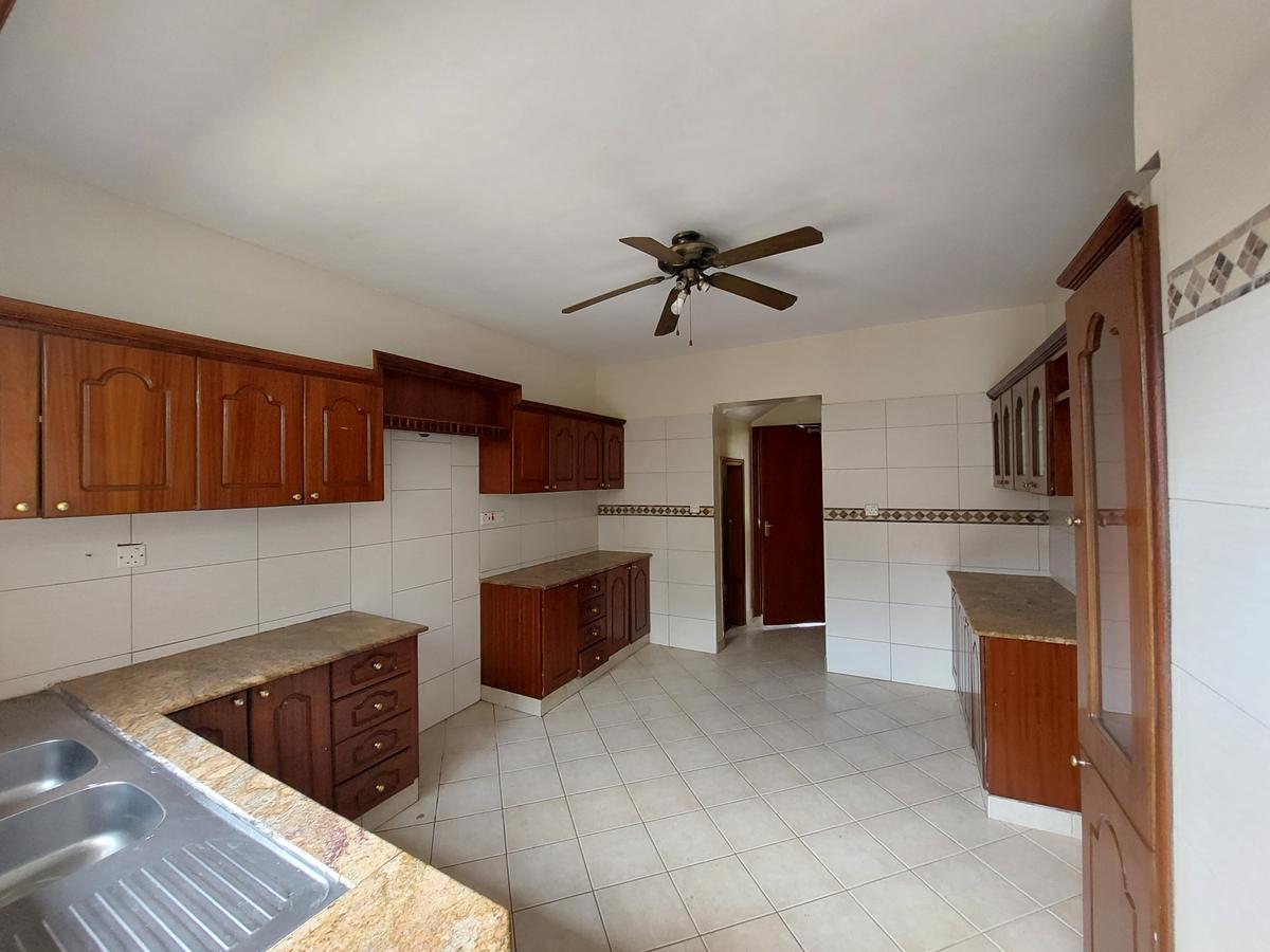 4 Bed Townhouse with En Suite at Musa Road - 16