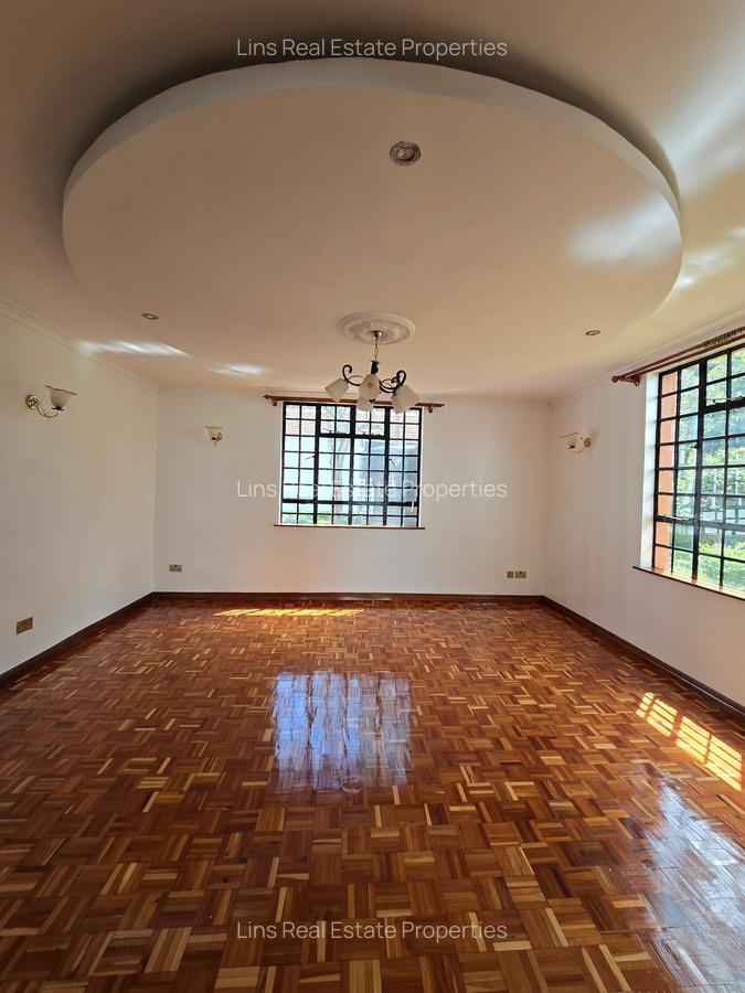 5 Bed House with En Suite in Runda - 9