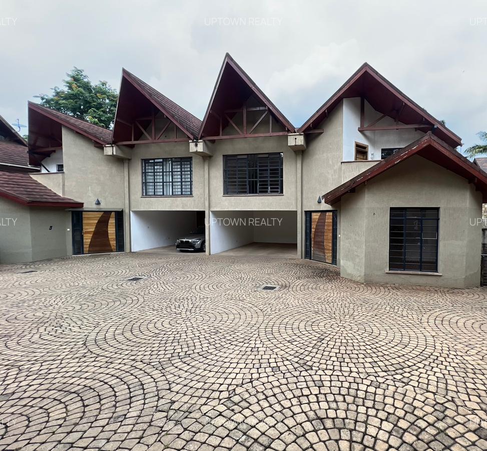 4 Bed House with En Suite at Lavington - 1
