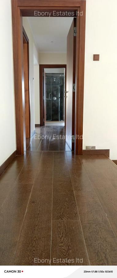 5 Bed Townhouse with En Suite in Lavington - 8