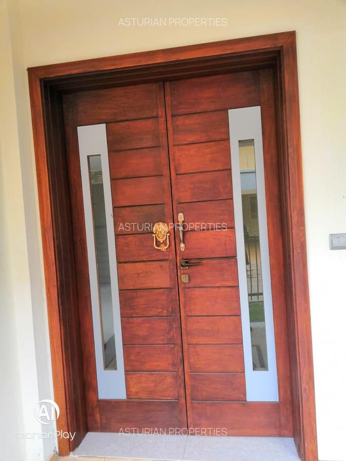 5 Bed Townhouse with En Suite in Lavington - 19