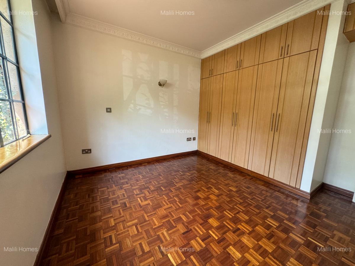 2 Bed Apartment in Kilimani - 3
