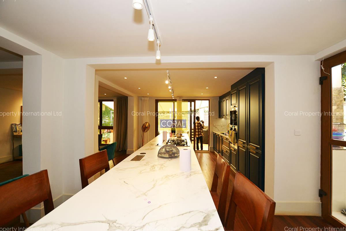 4 Bed House in Nyari - 14