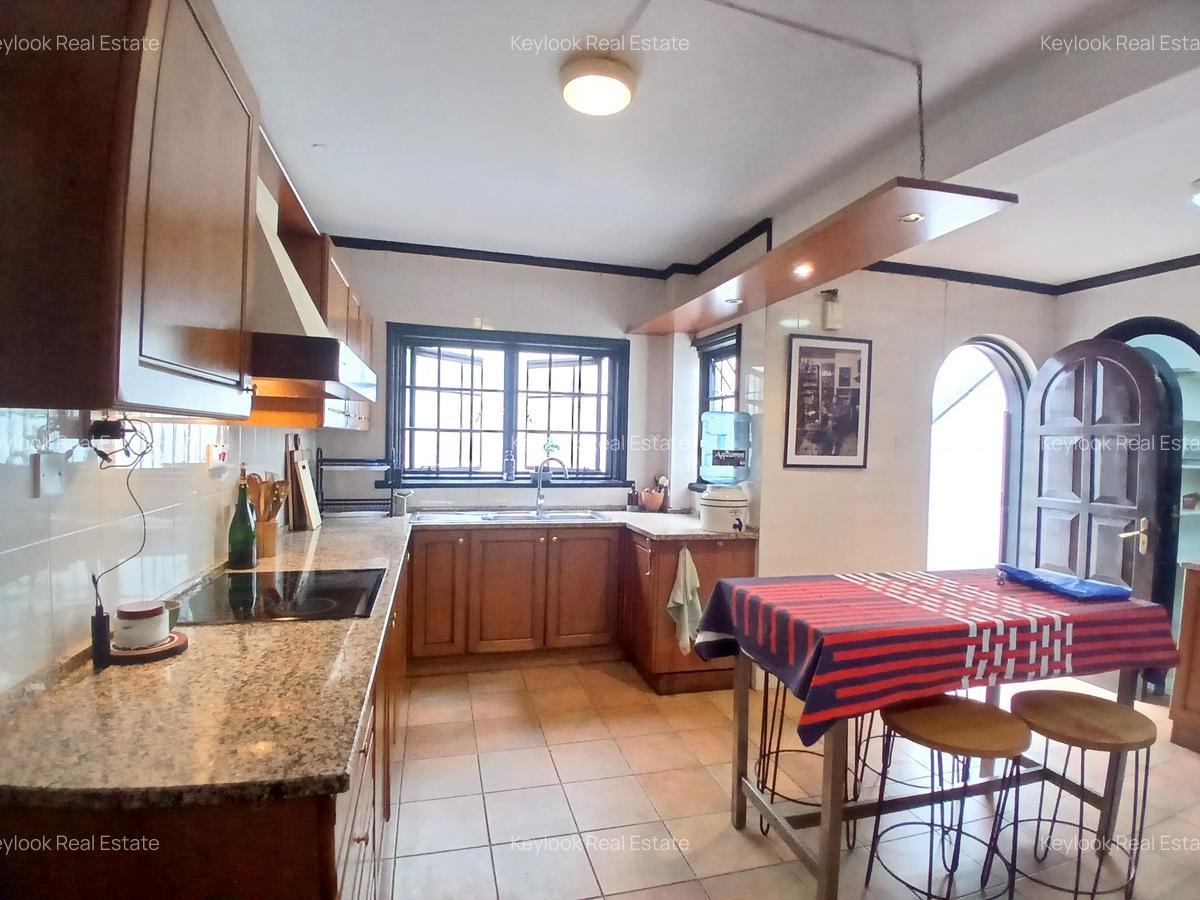 4 Bed Townhouse with En Suite at Riverside Drive - 4