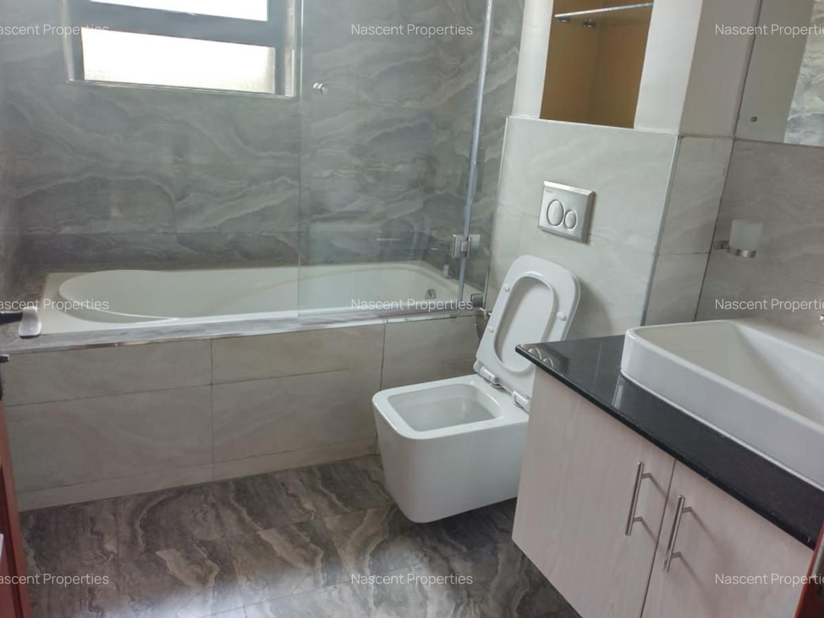 3 Bed Apartment with En Suite in Riverside - 9