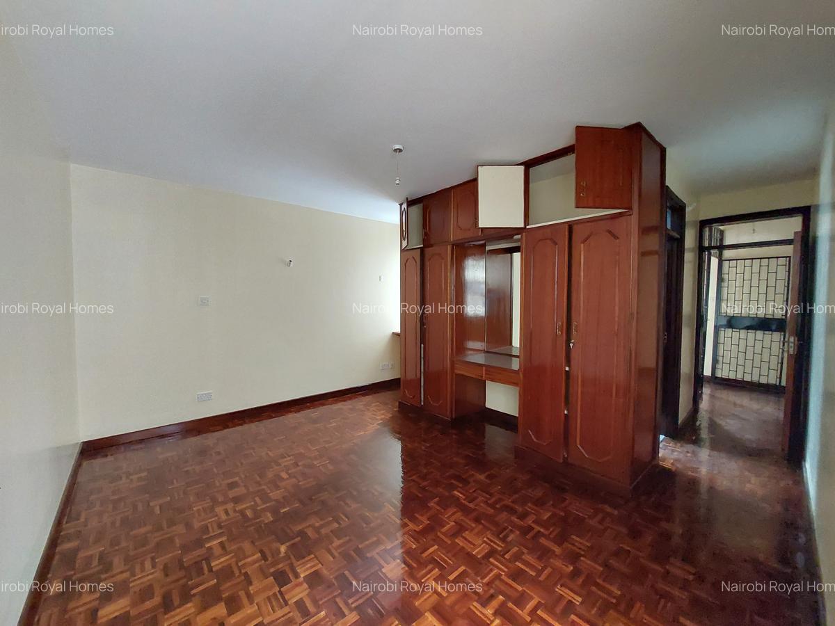 6 Bed Townhouse with En Suite at Algeyo 66 - 12