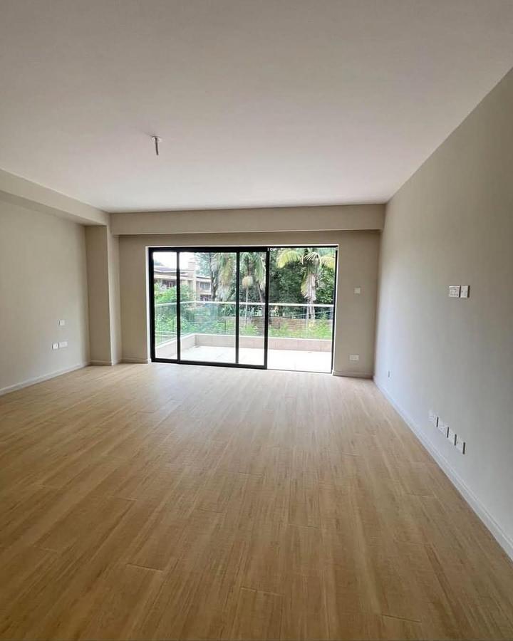 5 Bed House with En Suite in Westlands Area - 8