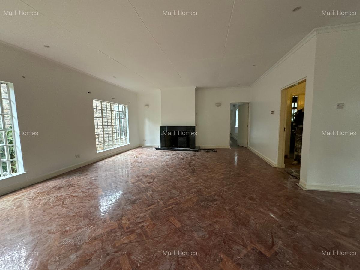 4 Bed House in Lavington - 5