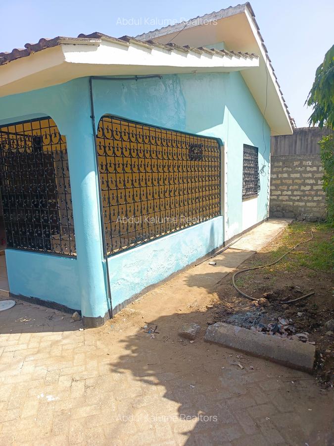 2 Bed House with En Suite at Bamburi - 3