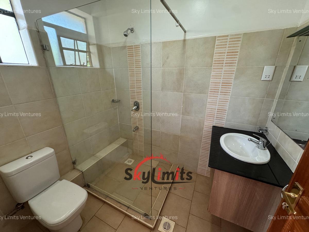 4 Bed Townhouse with En Suite in Kitisuru - 9