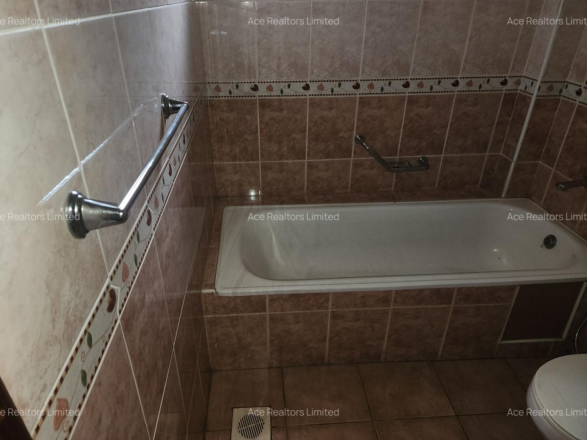 3 Bed Apartment with En Suite at Parklands Road - 12