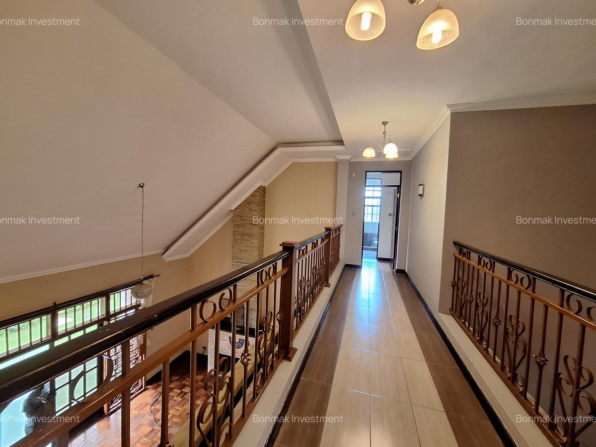 4 Bed Townhouse with En Suite at Rossylin Lone Tree - 10