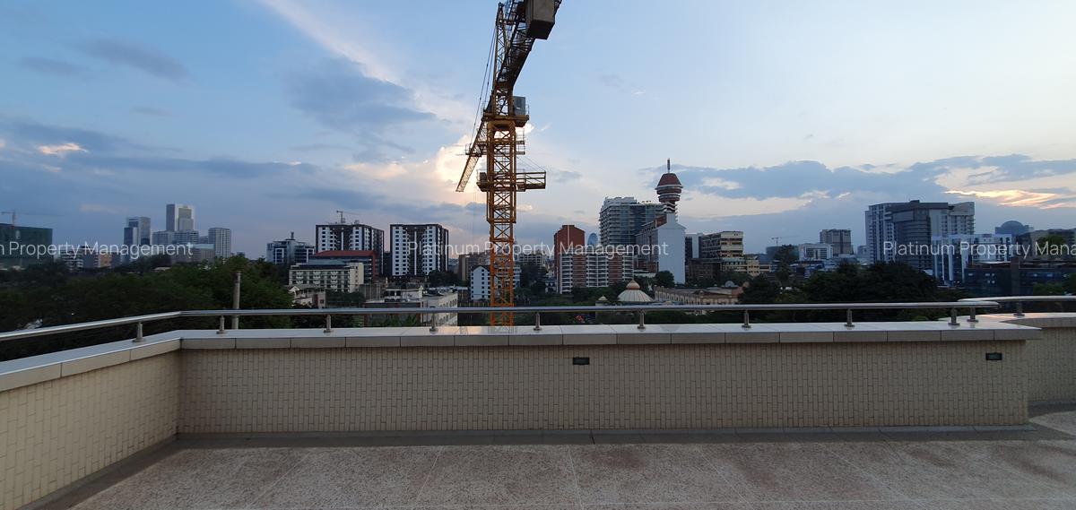 3 Bed Apartment with En Suite in Parklands - 8