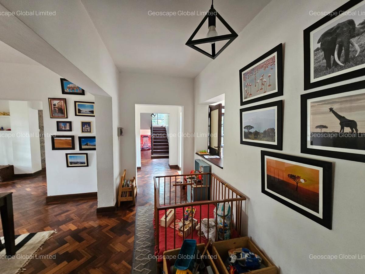 4 Bed House with En Suite in Nyari - 2