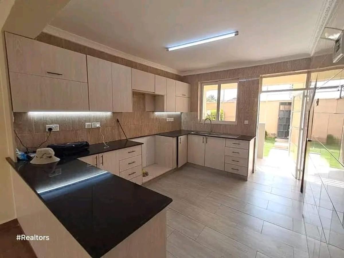 4 Bed Villa with En Suite in Syokimau - 4