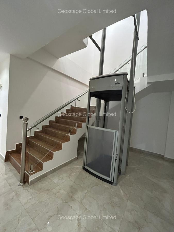 4 Bed Apartment with En Suite in Spring Valley - 8