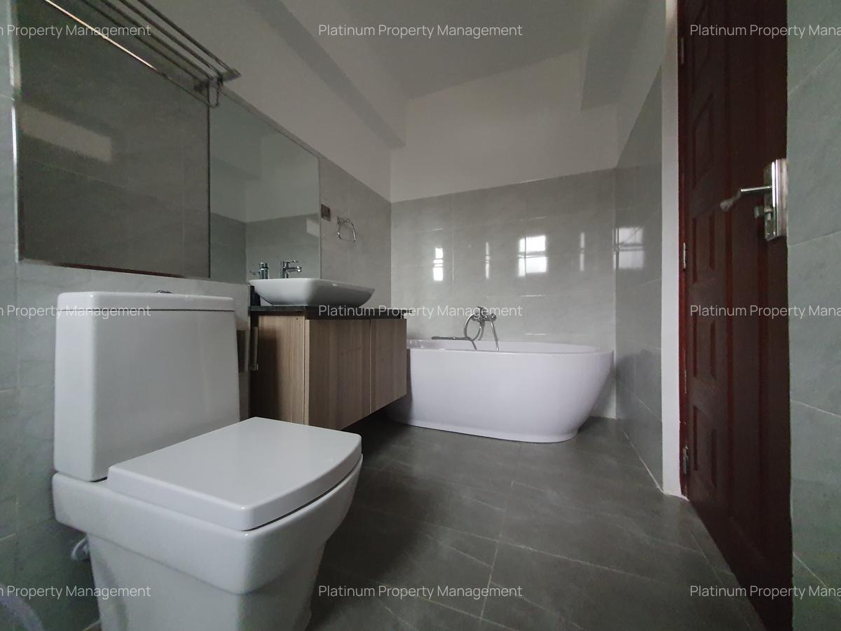 3 Bed Apartment with En Suite in Parklands - 15