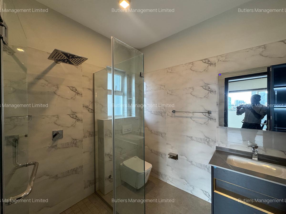 2 Bed Apartment with En Suite in Riverside - 12