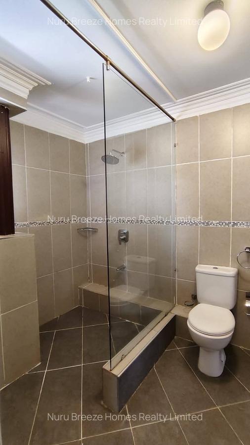 4 Bed House with En Suite in Runda - 10