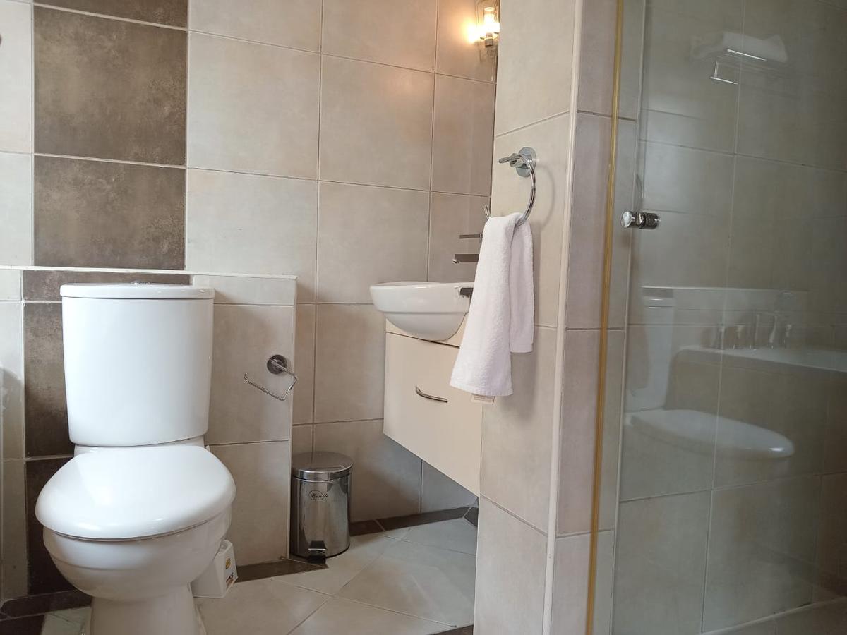 Serviced 2 Bed Apartment with En Suite in Upper Hill - 7