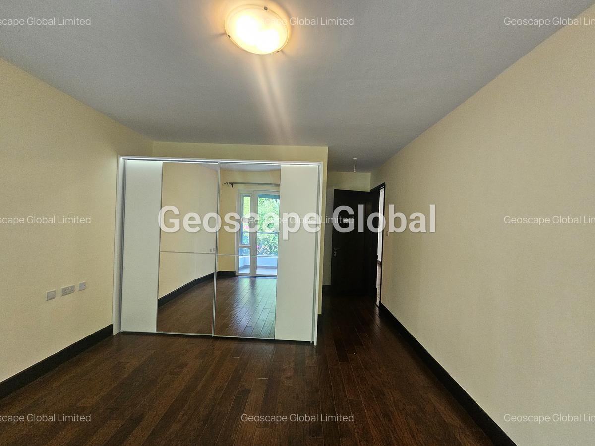 5 Bed Apartment with En Suite in General Mathenge - 2