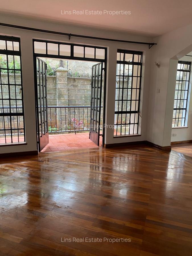 4 Bed Townhouse with En Suite in Westlands Area - 13