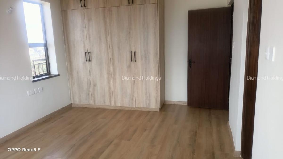 3 Bed Apartment with En Suite at Parklands - 10