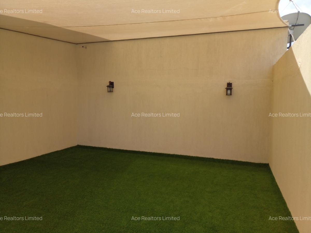 3 Bed Apartment with En Suite at Denis Prit - 6