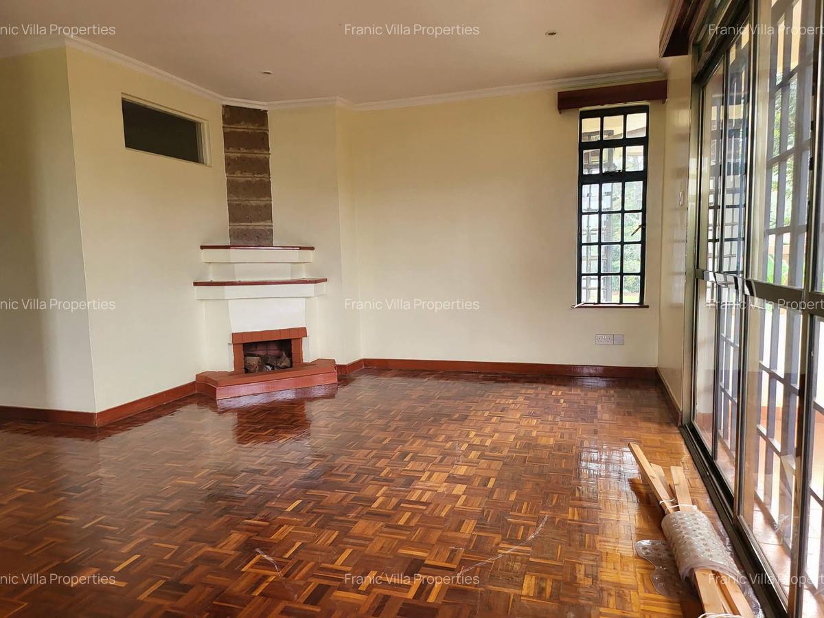 5 Bed Villa with En Suite at Rosslyn Height - 10