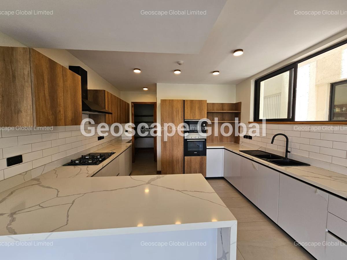 Furnished 3 Bed Apartment with En Suite in Spring Valley - 13