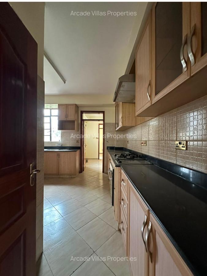 3 Bed Apartment with En Suite in Kileleshwa - 4